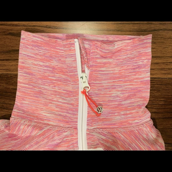 *Lululemon Jogging Zip-up Light Jacket - Size 2* - Picture 4 of 5